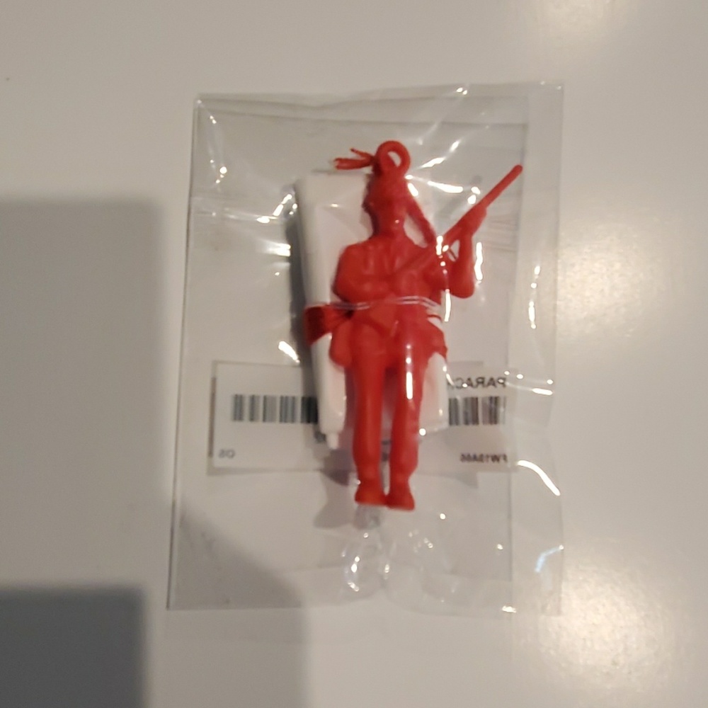 Supreme Parachute Plastic Soldier NEW